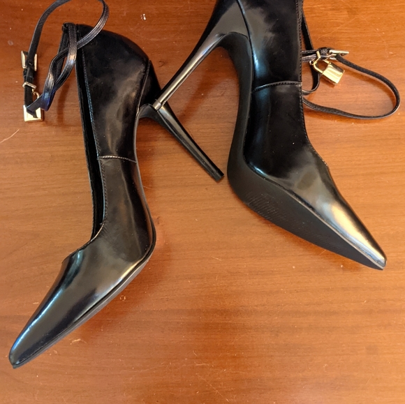 Black Ladies pumps - Picture 6 of 6